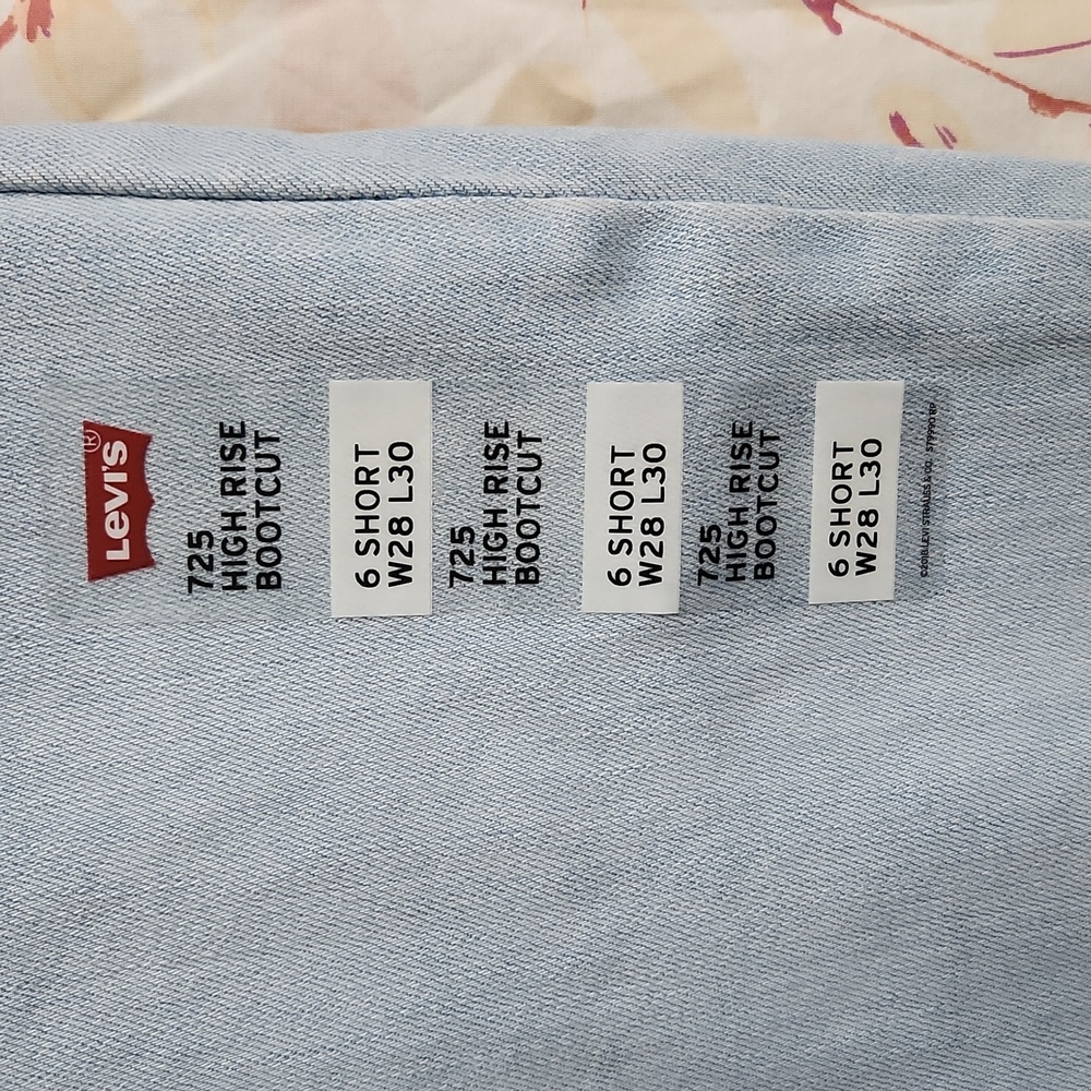 Levi's High Rise Bootcut NWT - Picture 3 of 4